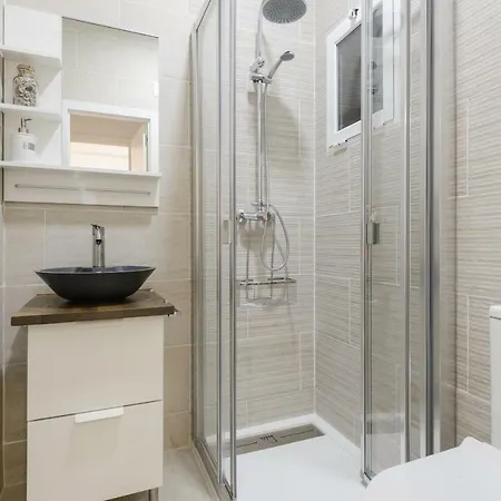 Charming Puerta De Toledo Apartment Madrid Exterior photo